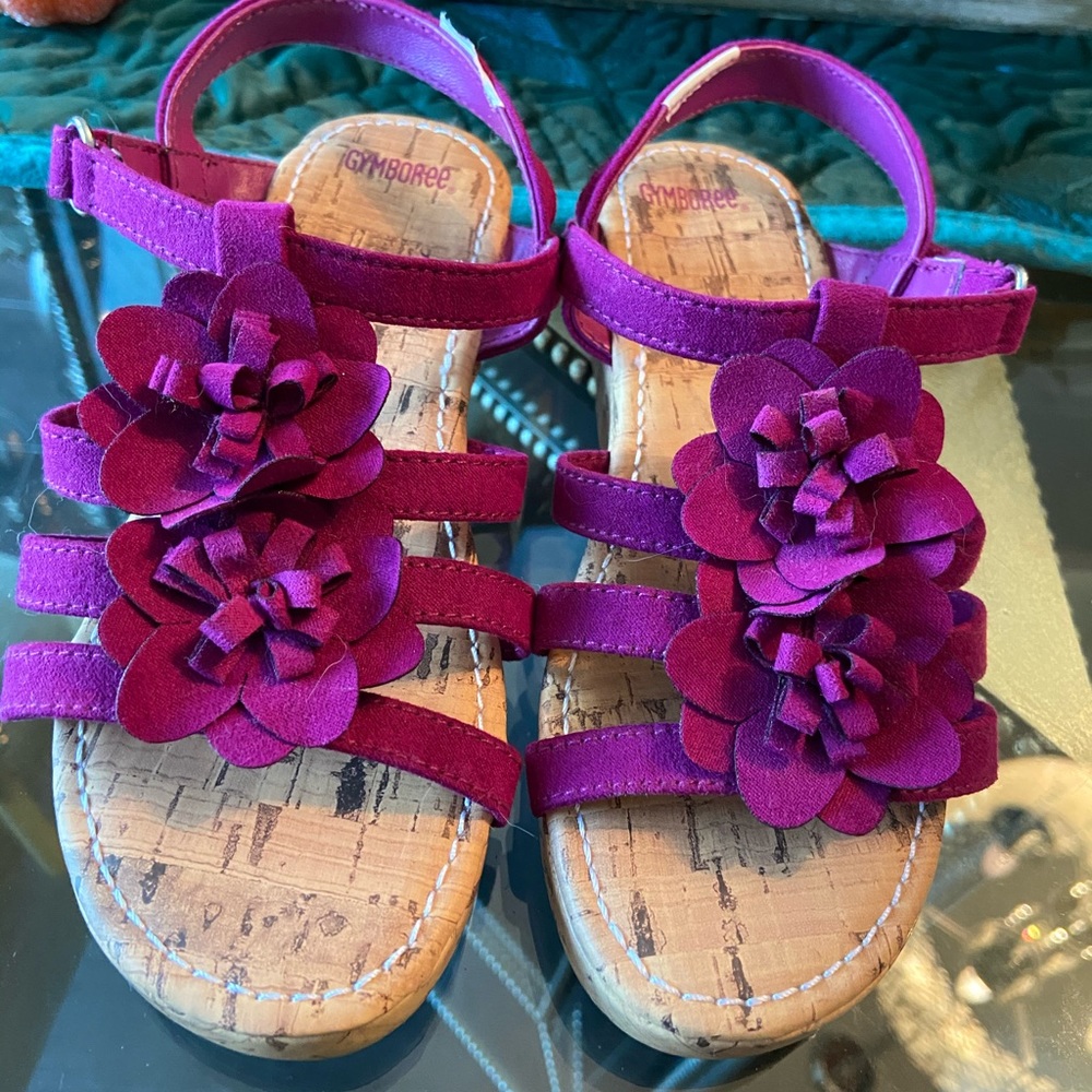 Girls purple sandals
